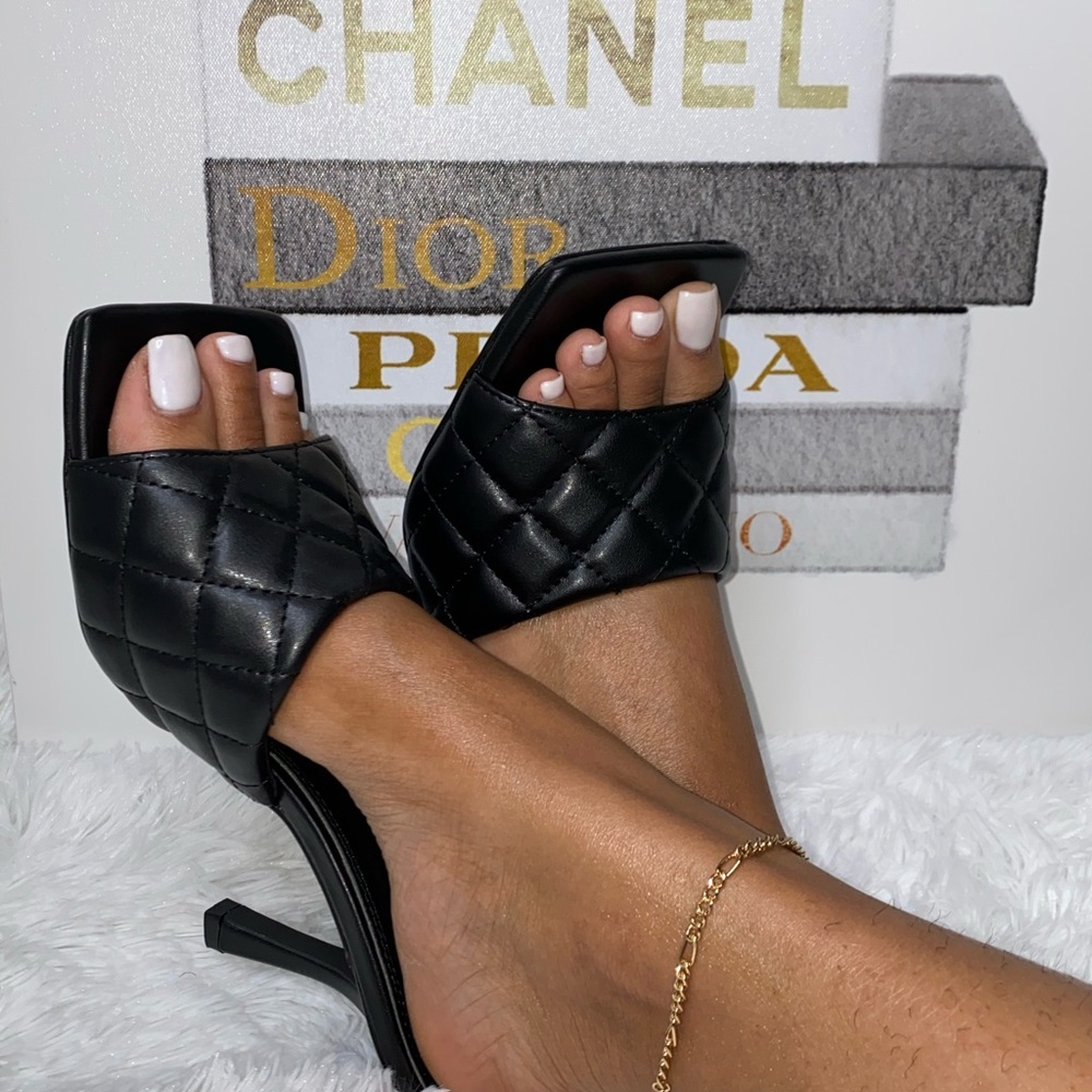 Black‎ Slip on Heel